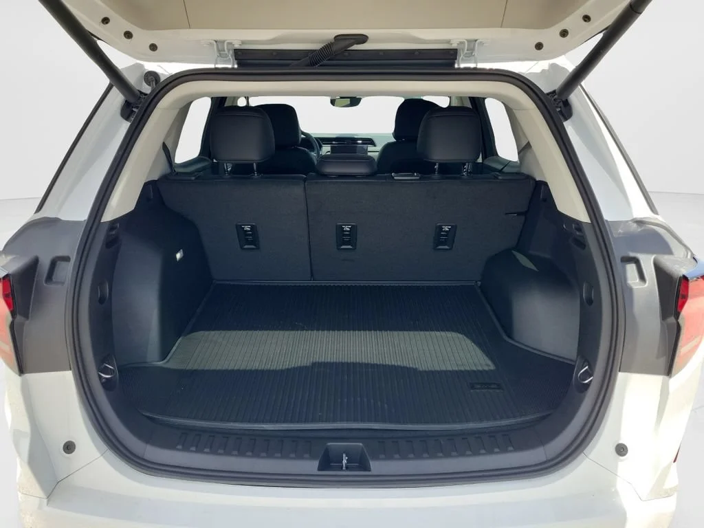 New 2027 Summit White GMC AWD Denali image 9