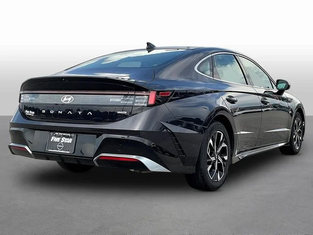 Used 2025 Blue Hyundai SEL image 7