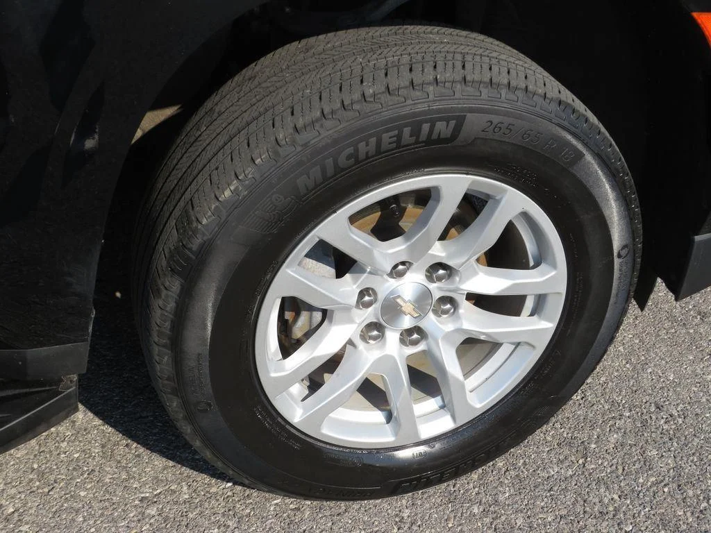 Used 2023 Black Chevrolet LS image 9