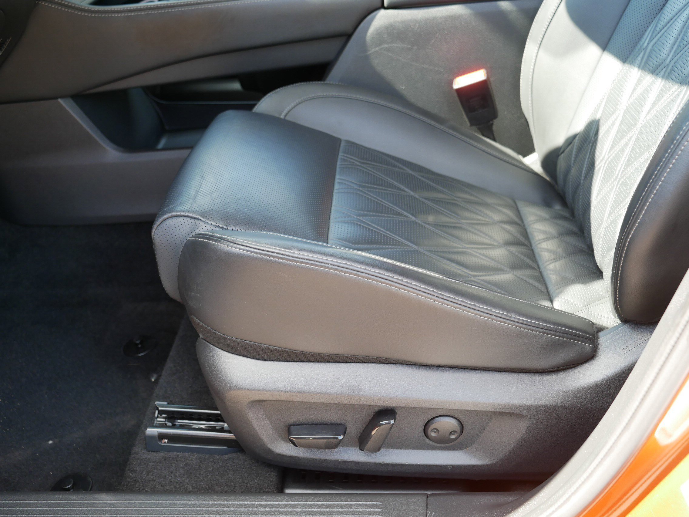 Used 2023 Sunset Drift Chromaflair/Super Black Nissan Platinum image 20