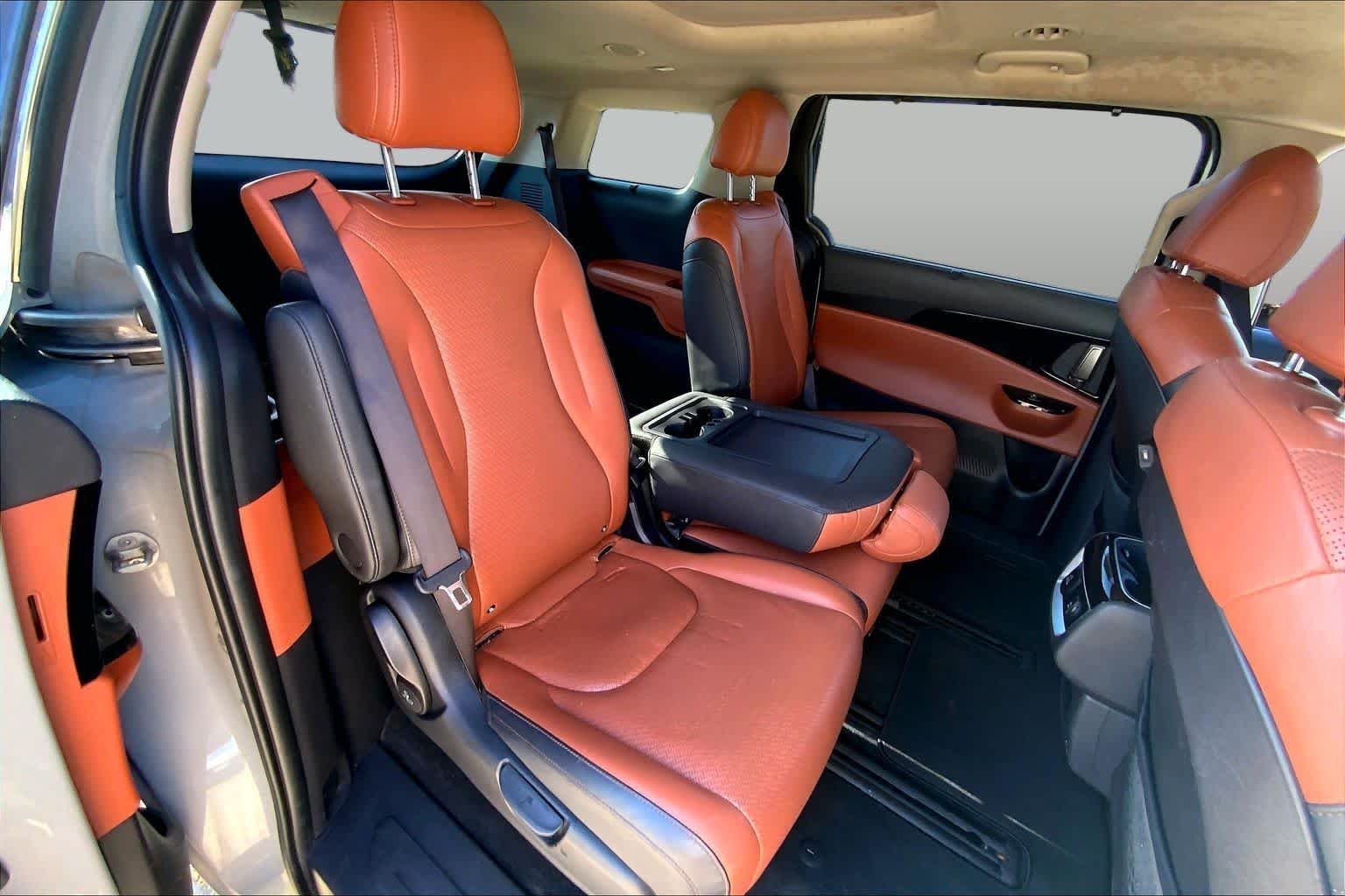 Used 2024 Ceramic Silver Kia SX Prestige image 18