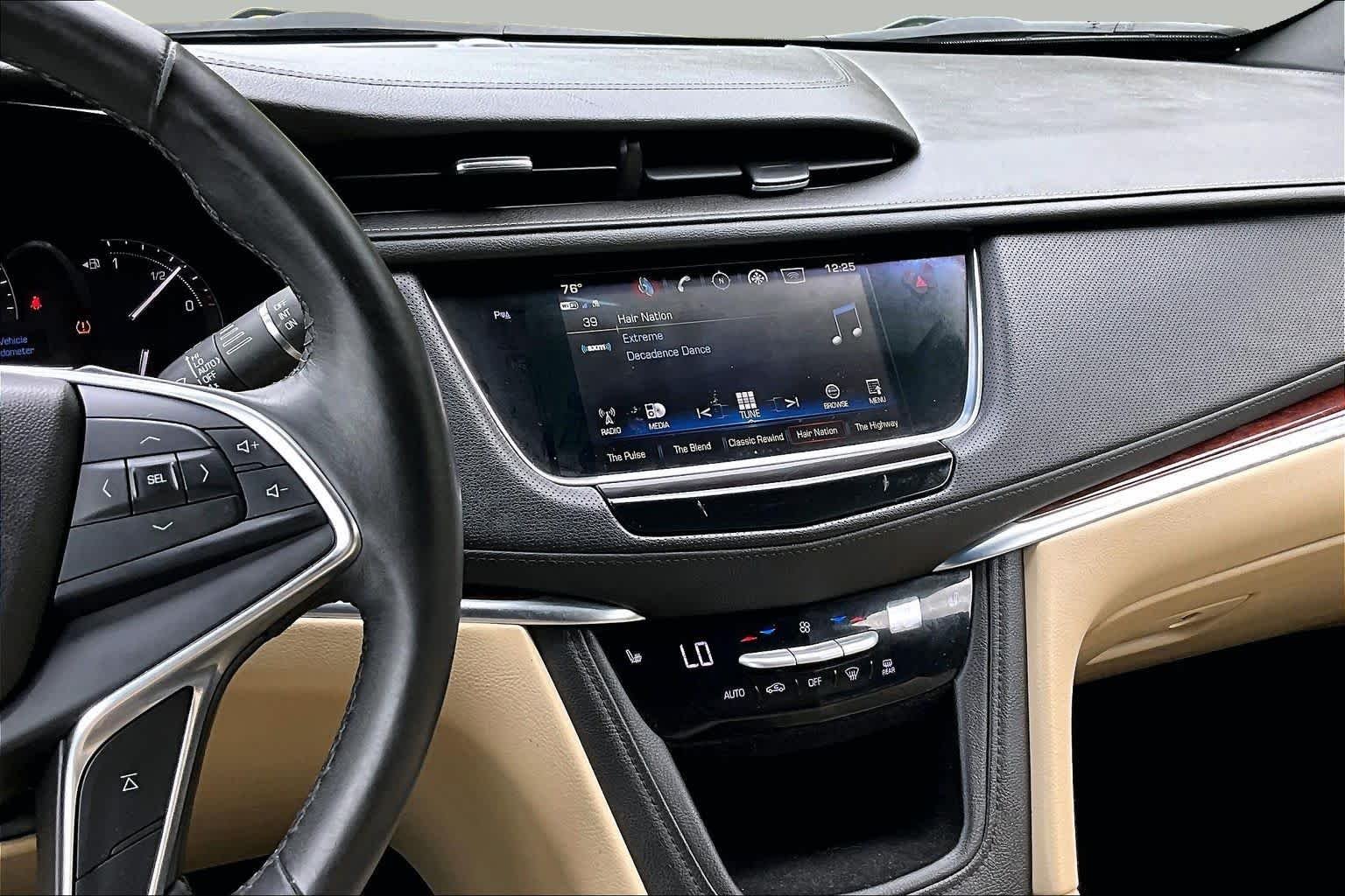 Pre-Owned 2018 Cadillac XT5 Luxury AWD