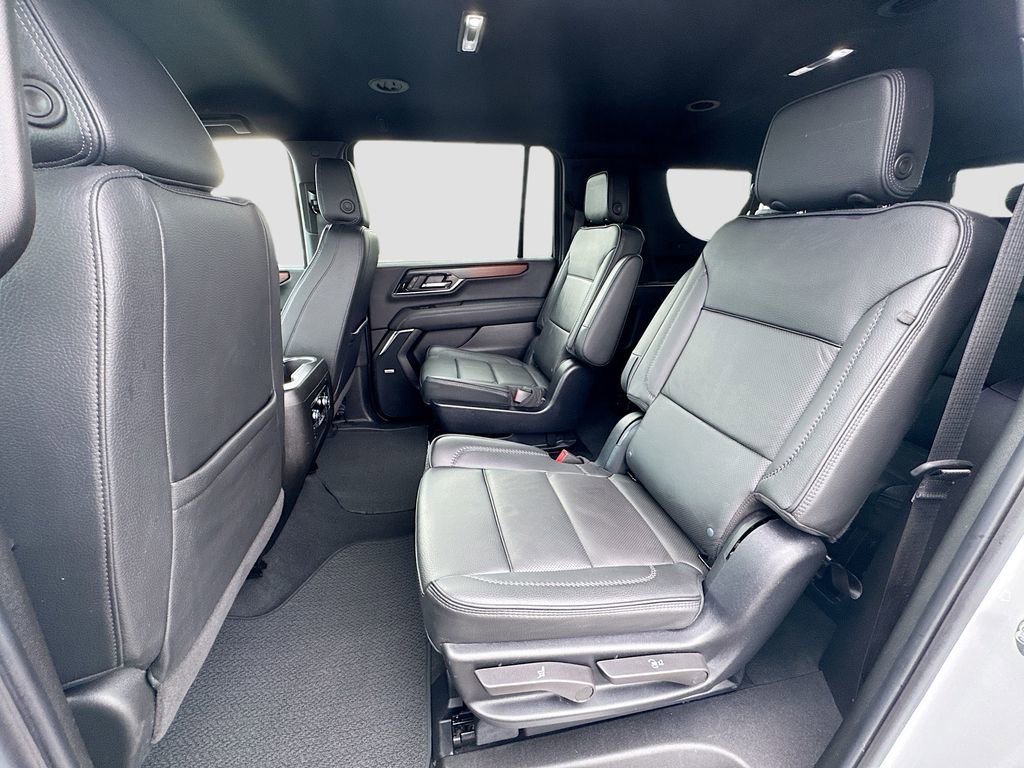 2025 GMC Yukon XL Denali - Photo 25