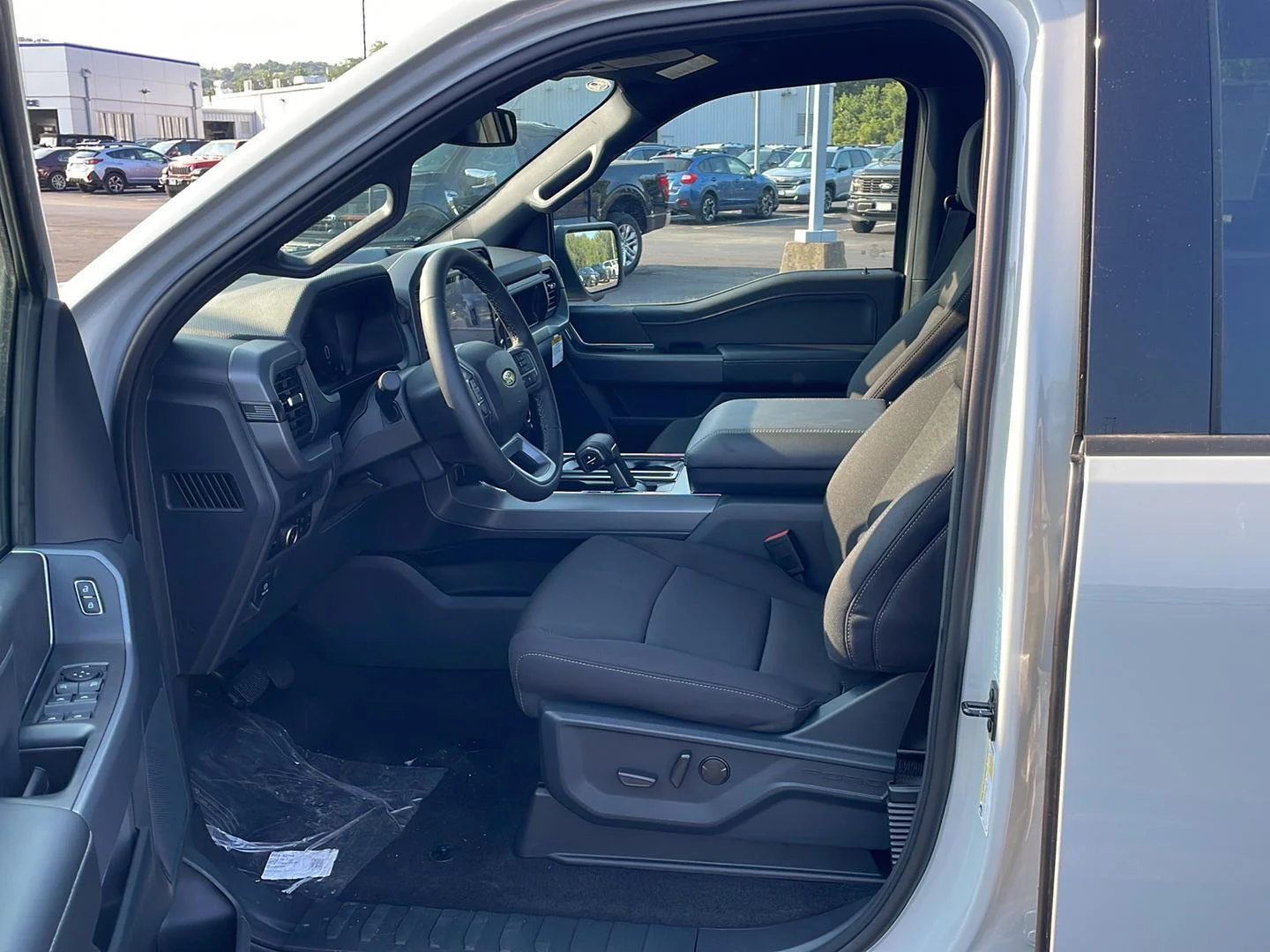 New 2026 Avalanche Ford XLT image 9