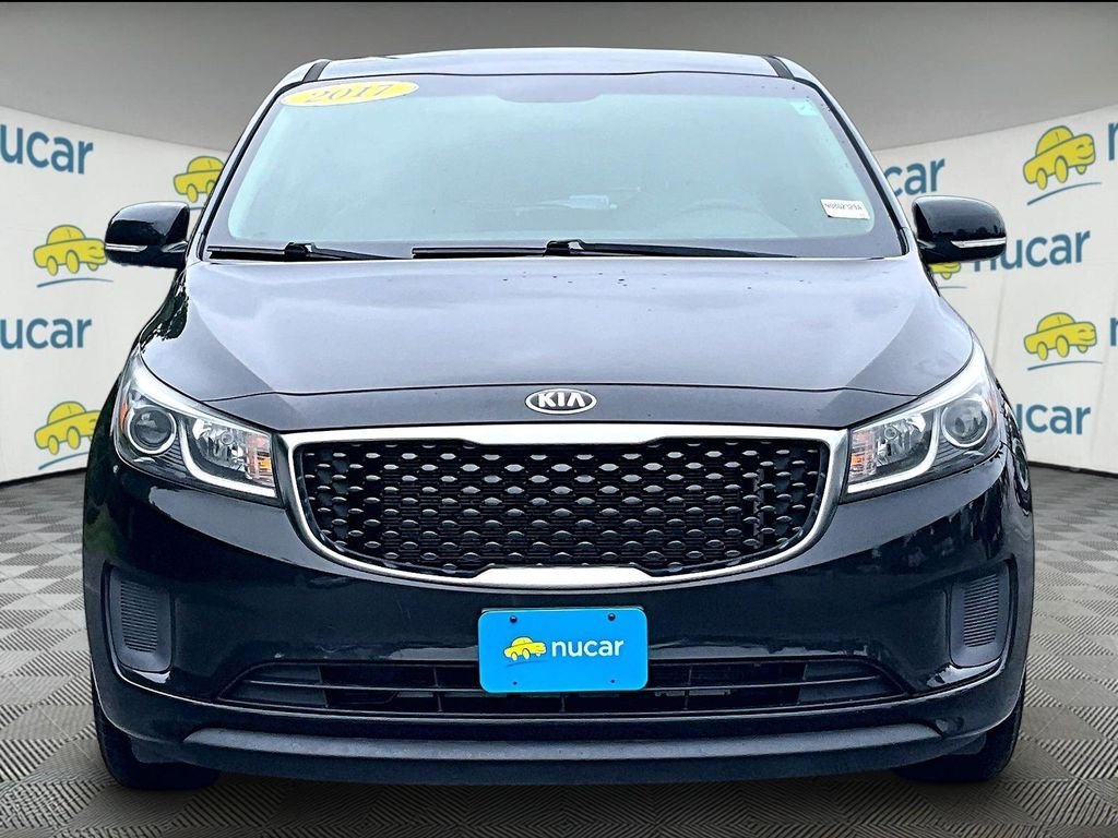 Used 2017 Kia Sedona L with VIN KNDMA5C10H6273514 for sale in North Attleborough, MA