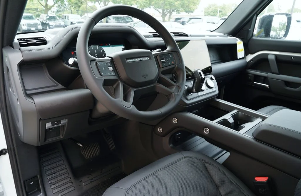 New 2026 Fuji White Land Rover X-Dynamic SE image 14