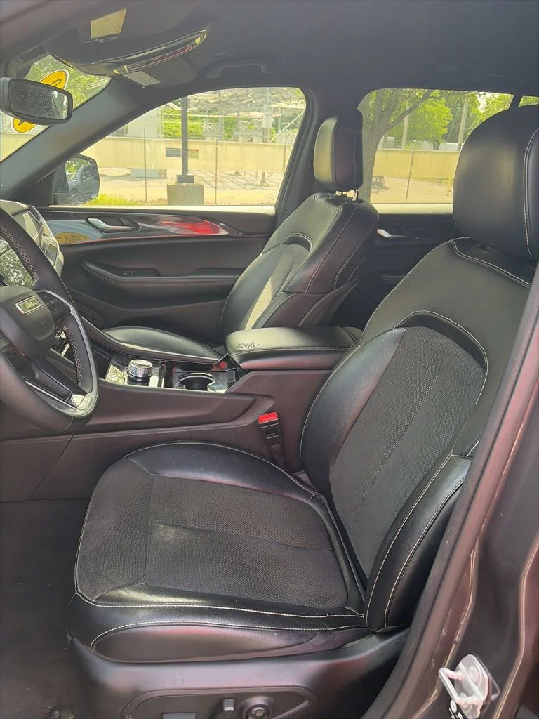 Used 2023 Gray Jeep Altitude X image 7