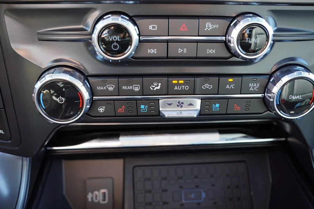 New 2026 Agate Black Metallic Ford Lariat image 18