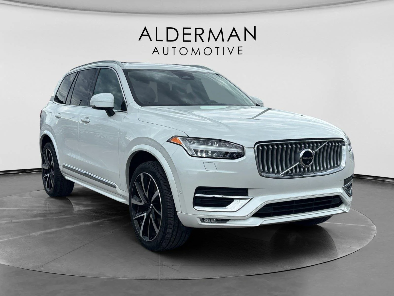 Used 2023 Crystal White Metallic Volvo Plus image 7