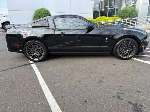 Used 2014 Black Ford Shelby GT500 image 9