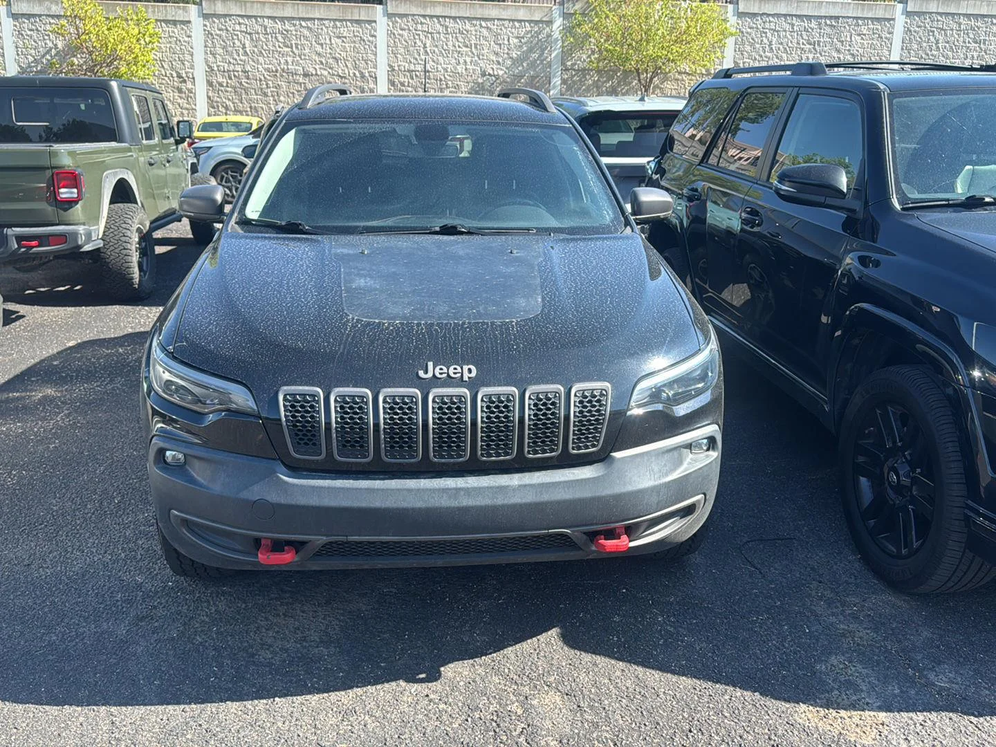 Used 2020 Diamond Black Crystal Pearlcoat Jeep Trailhawk image 1