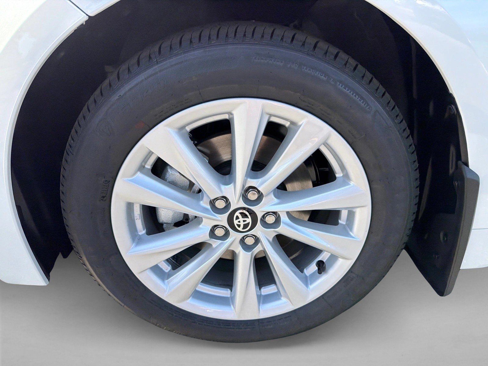 New 2027 Wind Chill Pearl Toyota LE image 11