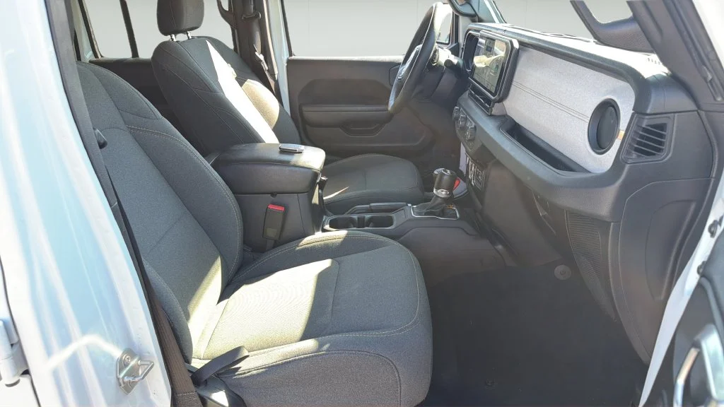 Used 2024 White Jeep Sport S image 15