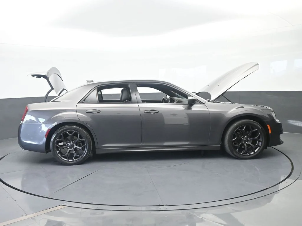 Used 2020 Granite Crystal Metallic Clearcoat Chrysler S image 73