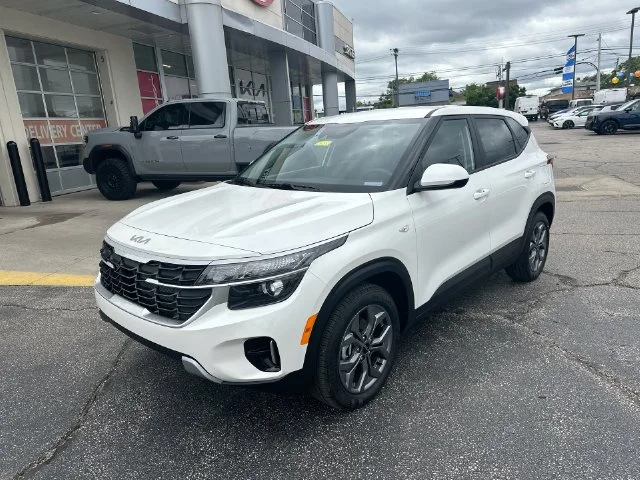 Used 2026 White Kia LX image 12