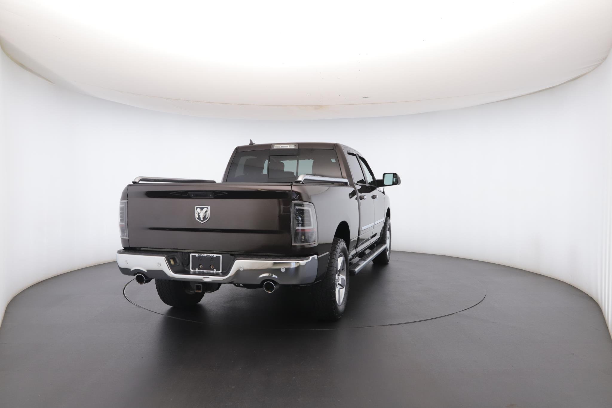 Used 2016 Luxury Brown Pearlcoat Ram 4WD Crew Cab 149 Big Horn image 29