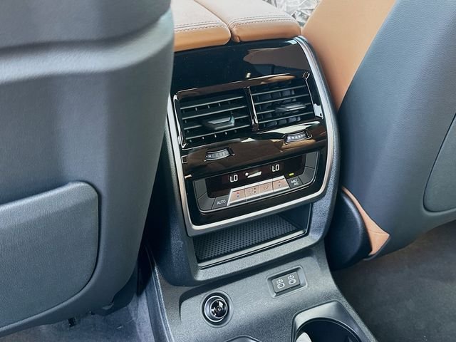 New 2027 Gray BMW xDrive40i image 18