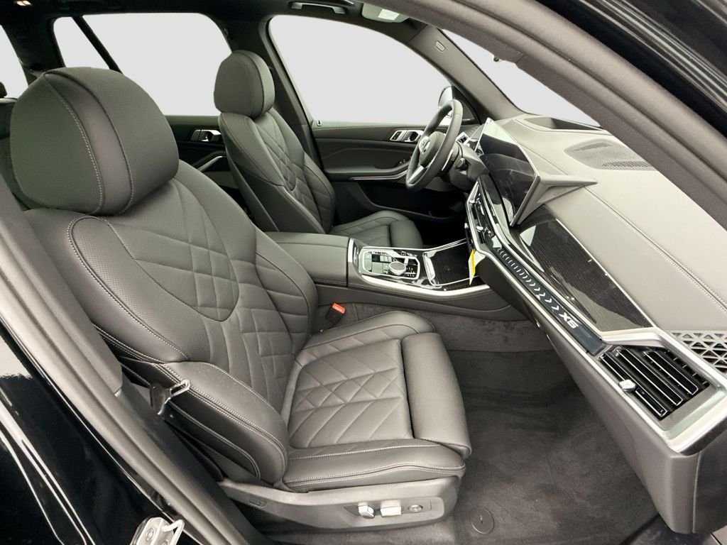New 2026 Black Sapphire Metallic BMW sDrive40i image 19