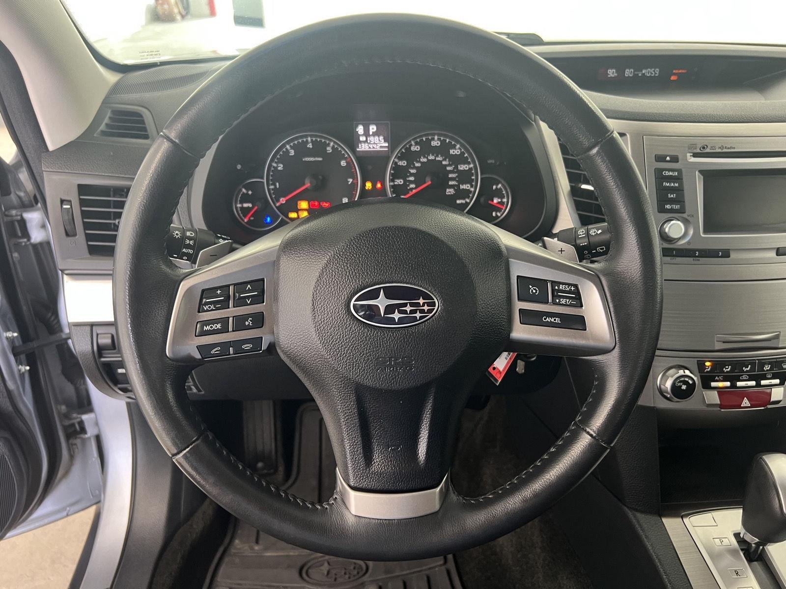 Used 2014 Ice Silver Metallic Subaru 2.5i Premium image 15