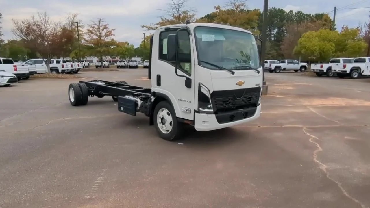 New 2025 Arc White Chevrolet  image 2