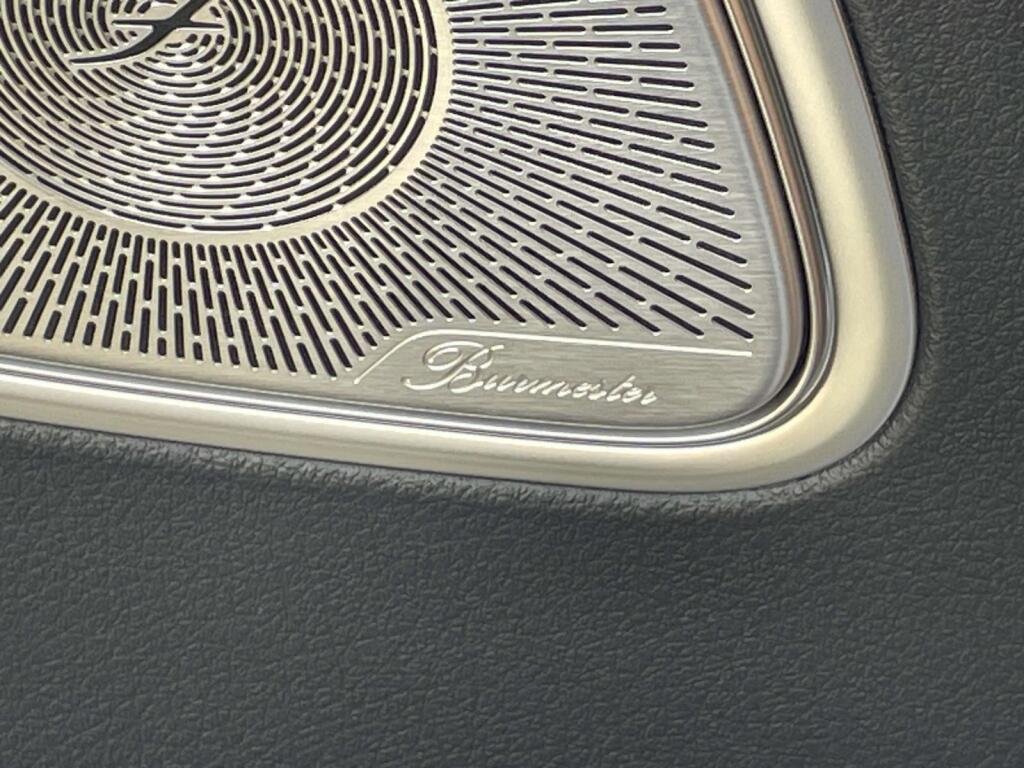 New 2027 Graphite Grey Metallic Mercedes-Benz GLC 300 image 30