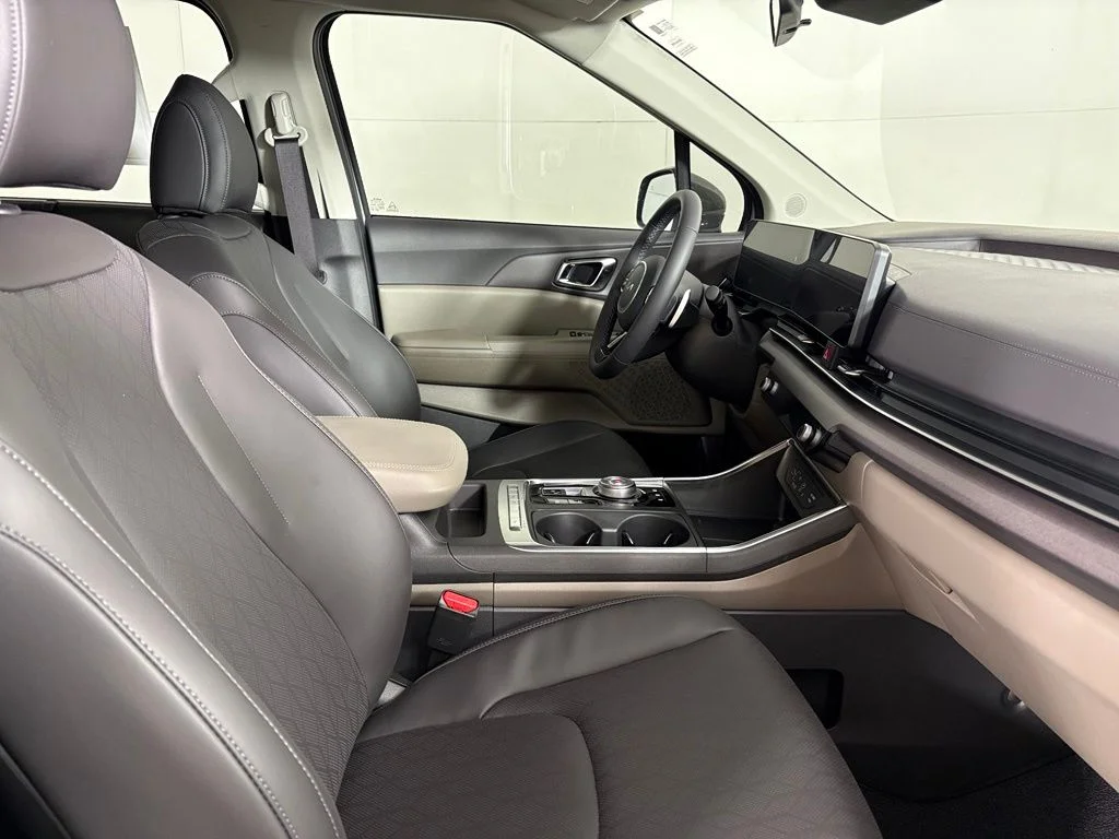 New 2026 Ceramic Silver Kia EX image 14