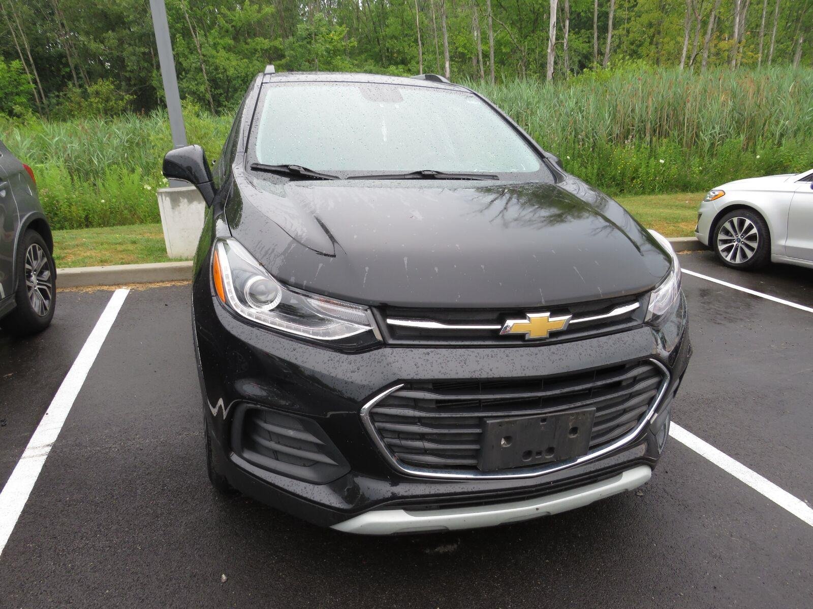 Used 2022 Mosaic Black Metallic Chevrolet LT image 4