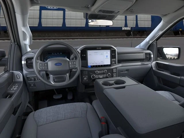 New 2026 Oxford White Ford XLT image 9
