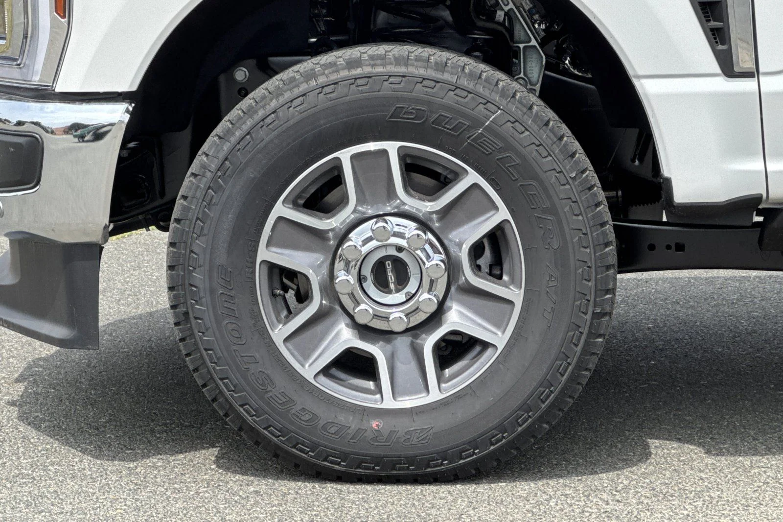 New 2026 Star White Metallic Tri-Coat Ford F-250® Lariat® image 28