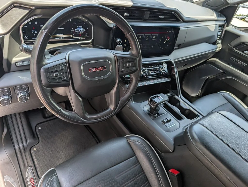 Used 2023 White GMC AT4X image 4