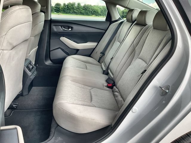 Certified Used 2025 Platinum White Pearl Honda SE image 63