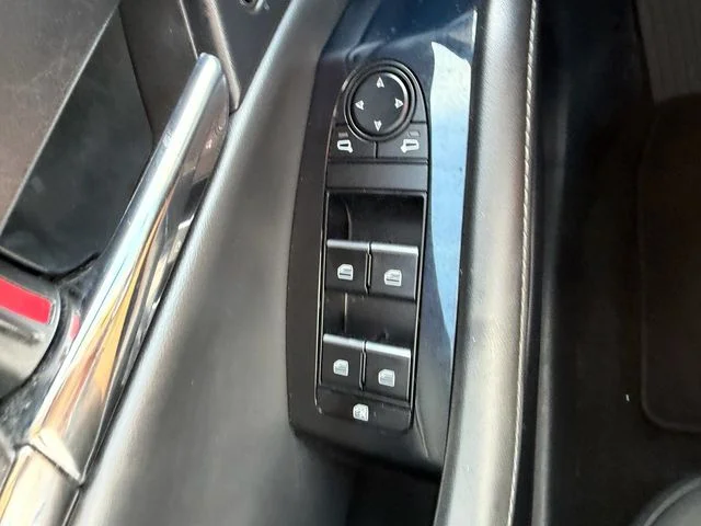 Used 2021 Black Mazda Preferred image 32