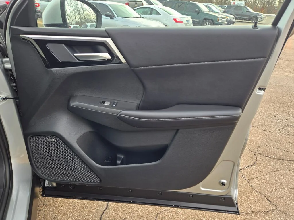 New 2026 Gray Mitsubishi SE 1.5T S-AWC image 6