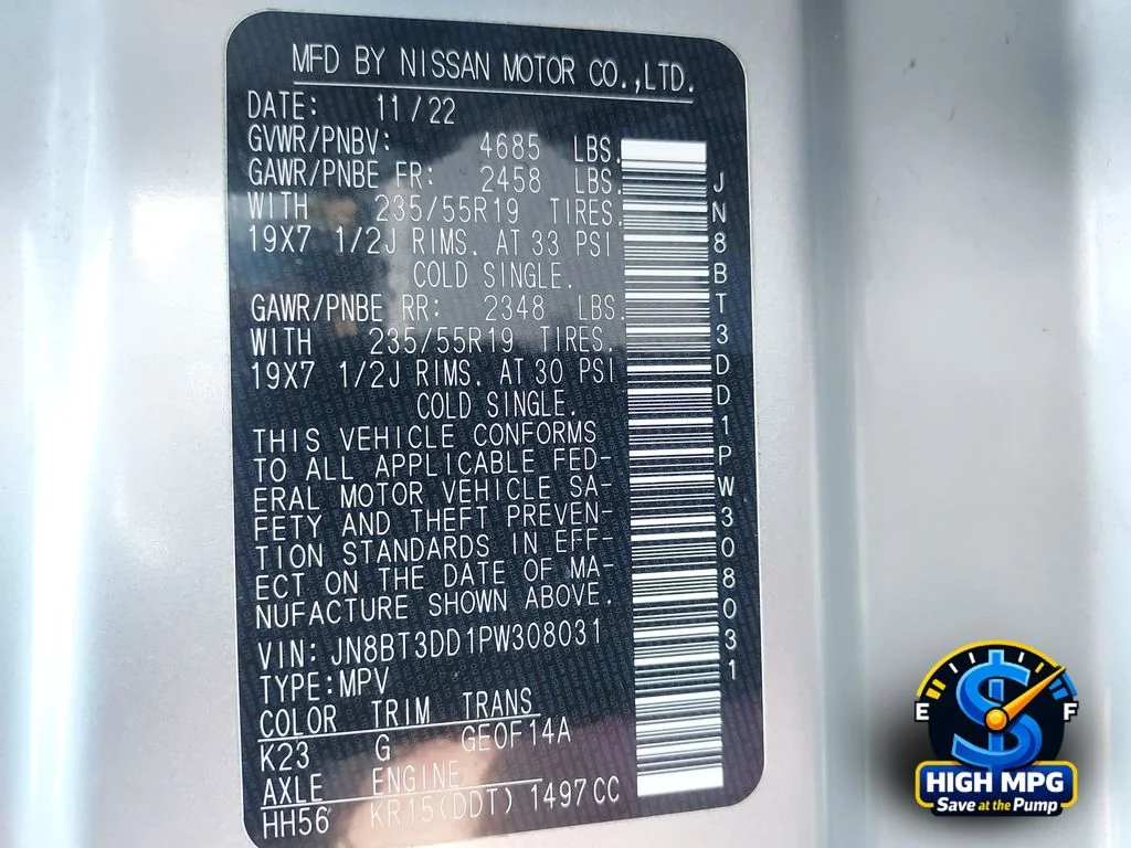 Used 2023 Silver Nissan Platinum image 33