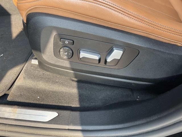 Used 2021 Jet Black BMW xDrive40i image 23