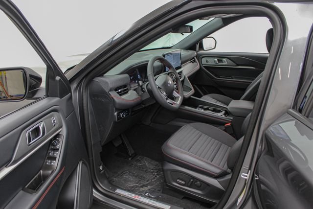 New 2026 Carbonized Gray Metallic Ford ST-Line image 17