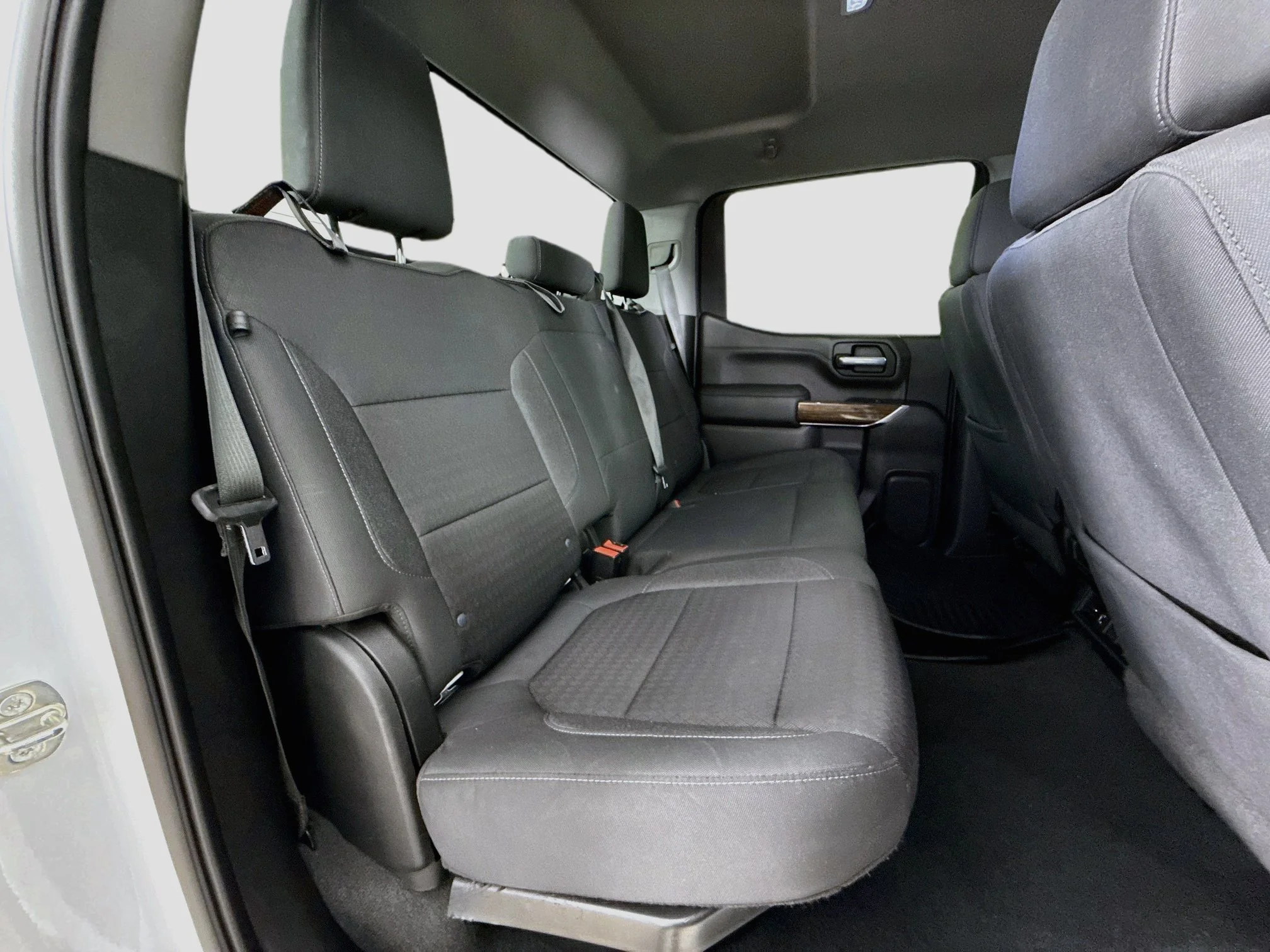 Used 2021 SUMMIT WHITE GMC SLE image 28