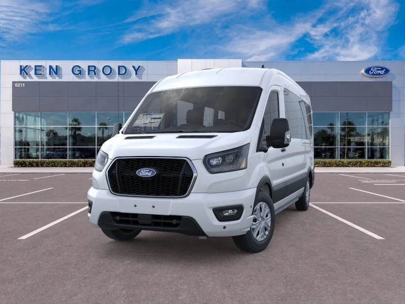 New 2026 Oxford White Ford XLT image 2