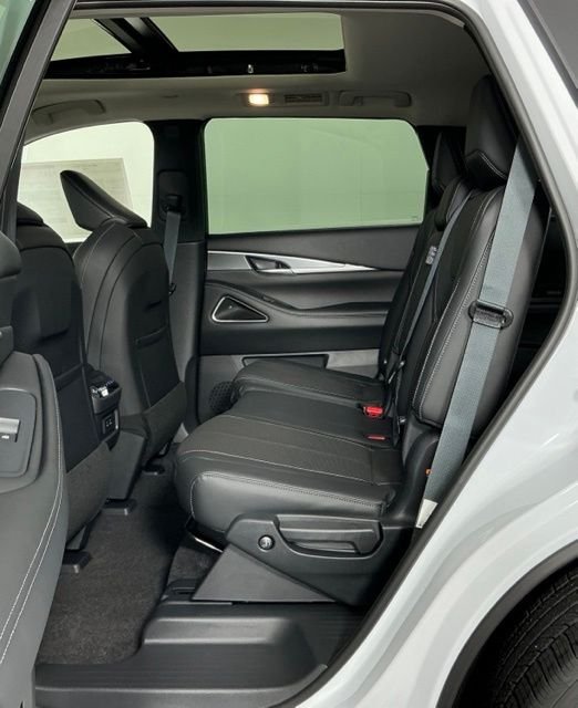 Certified Used 2027 White INFINITI LUXE image 18
