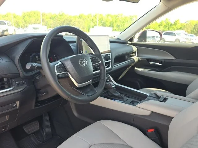 Used 2025 Red Toyota XLE image 26