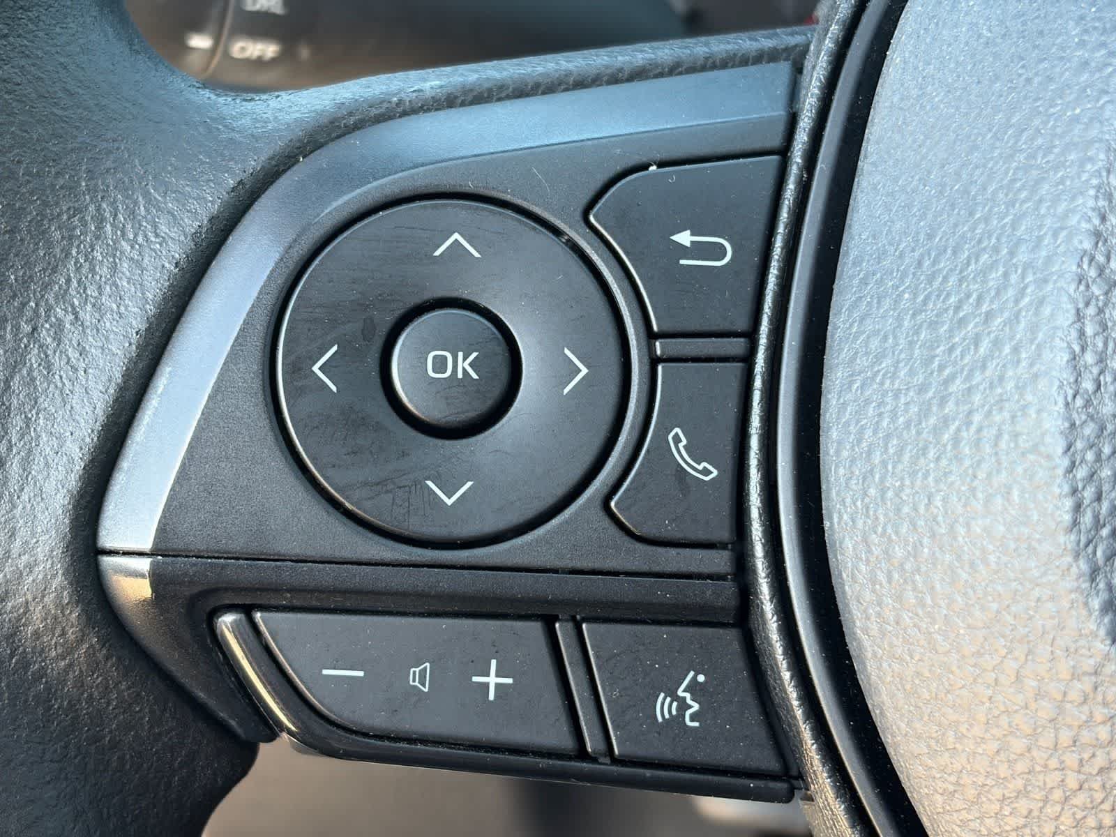 Used 2022 Magnetic Gray Metallic Toyota LE image 20