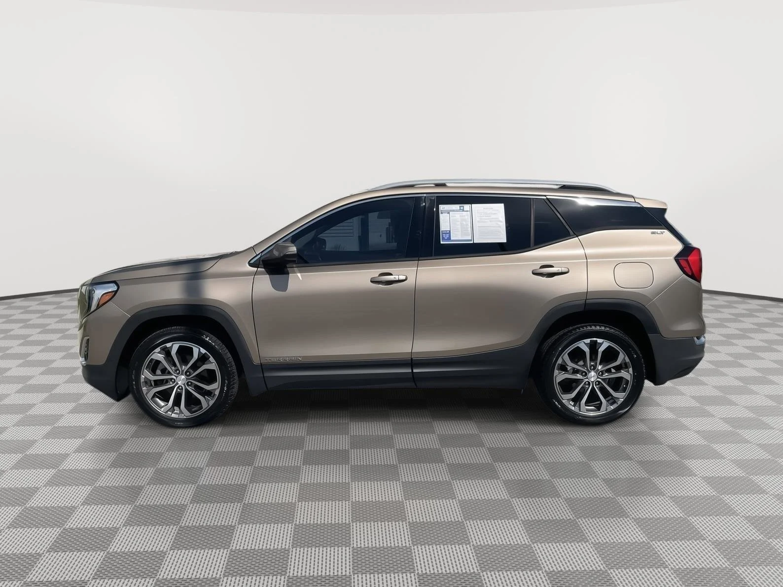Used 2018 Coppertino Metallic GMC SLT image 5