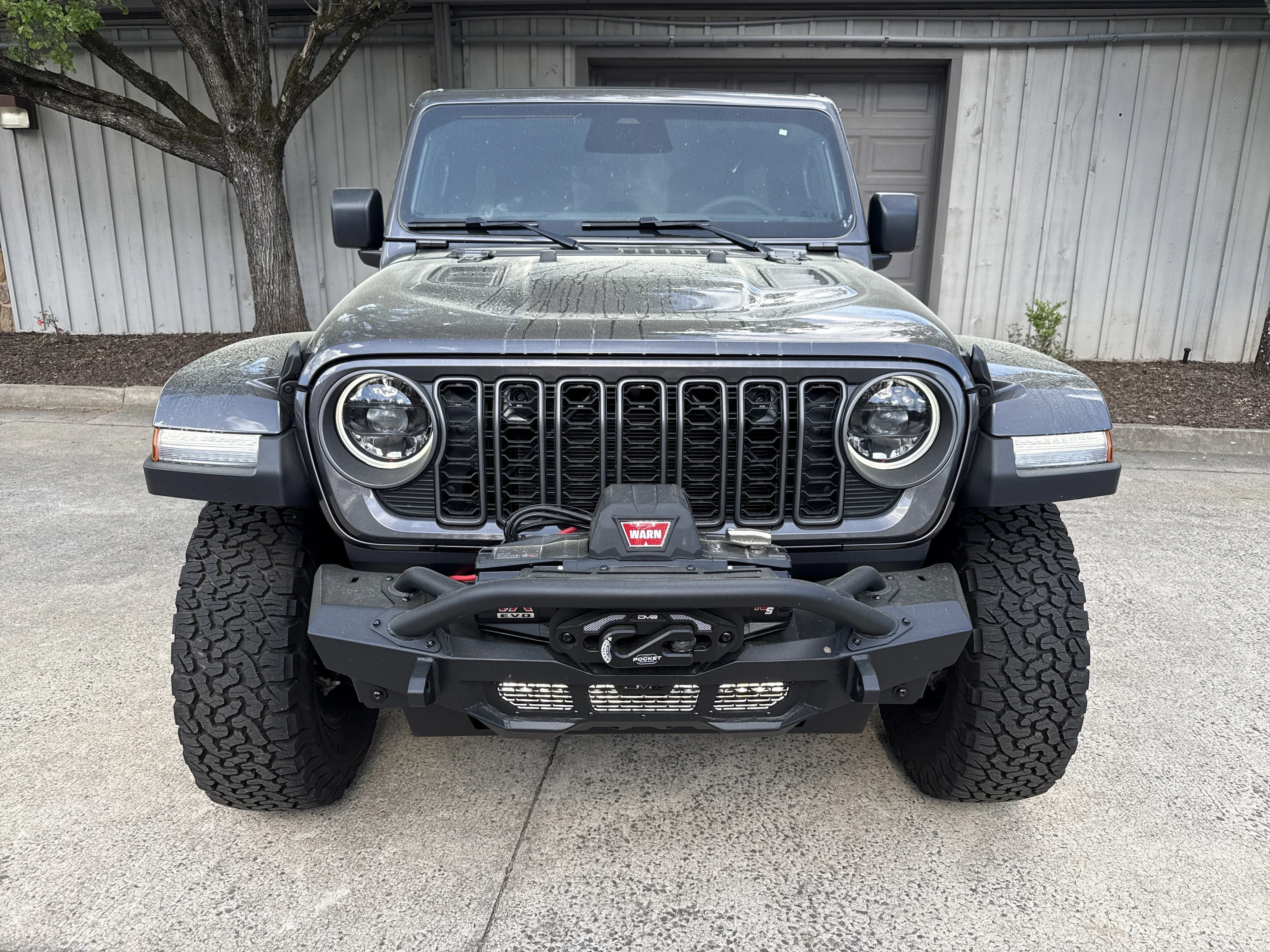New 2026 Granite Crystal Metallic Clearcoat Jeep Rubicon image 2