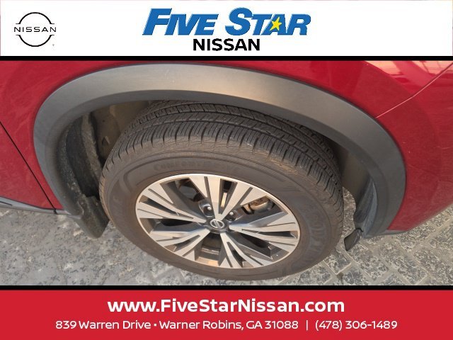 Used 2021 Red Nissan SV image 5