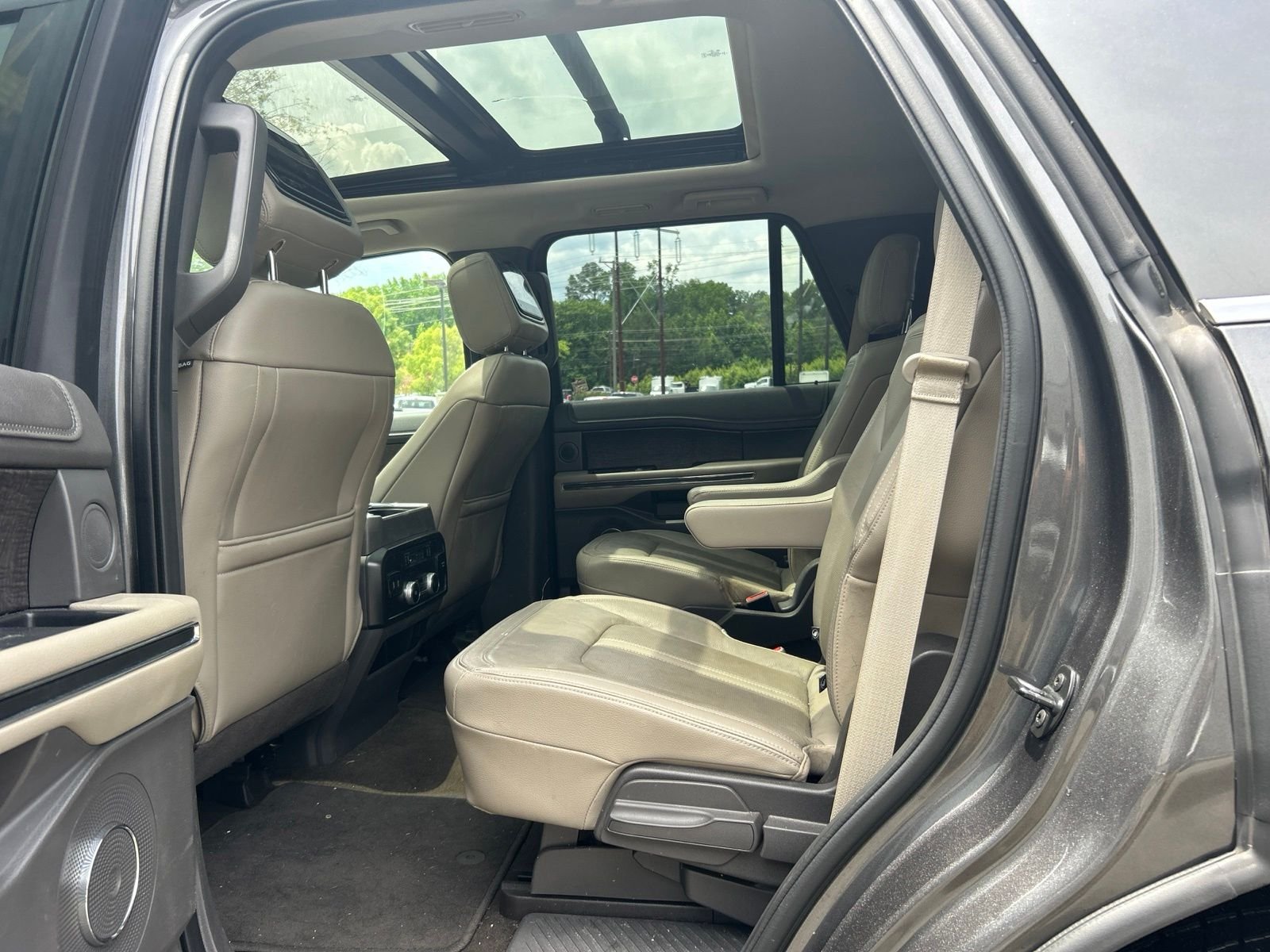 Used 2019 Gray Ford Limited image 7