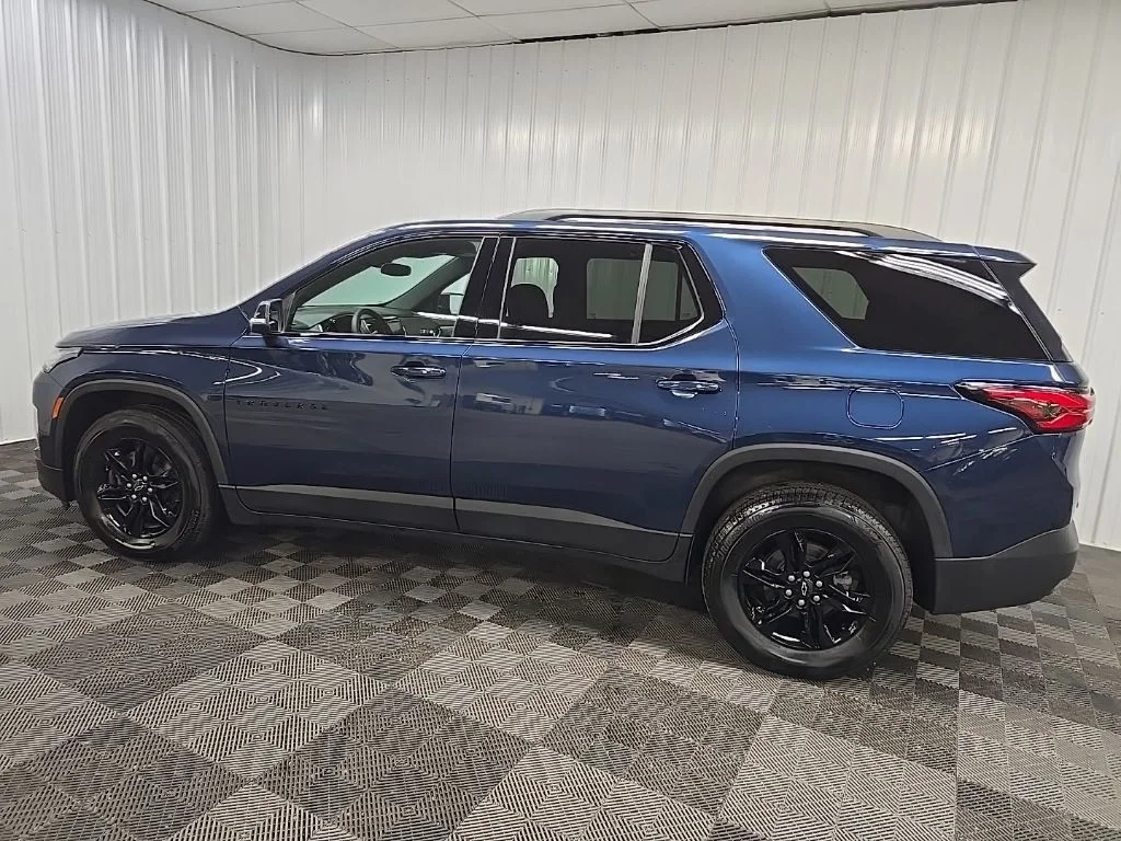 Used 2023 Blue Chevrolet LT image 4
