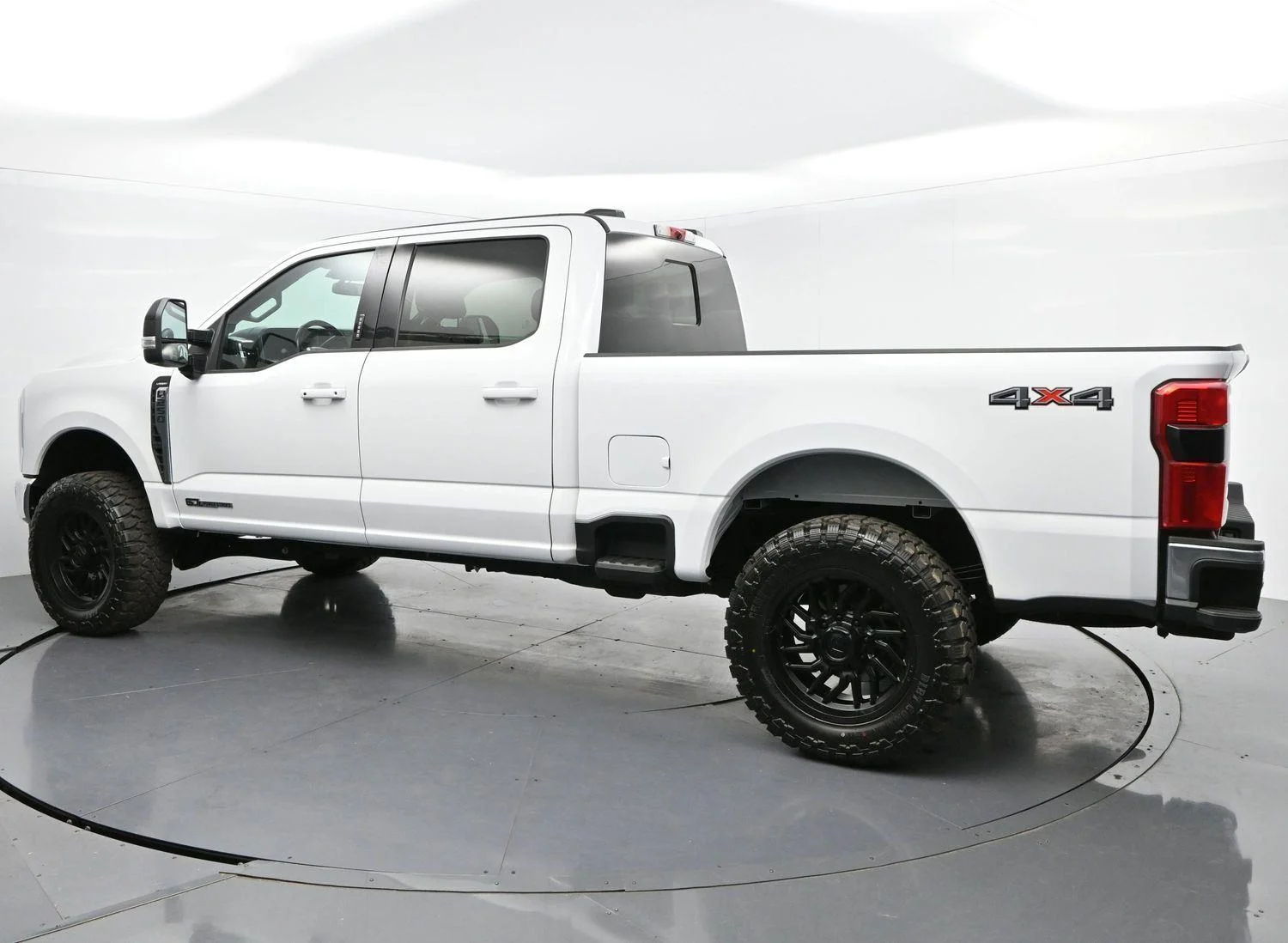 Used 2024 Oxford White Ford LARIAT image 5