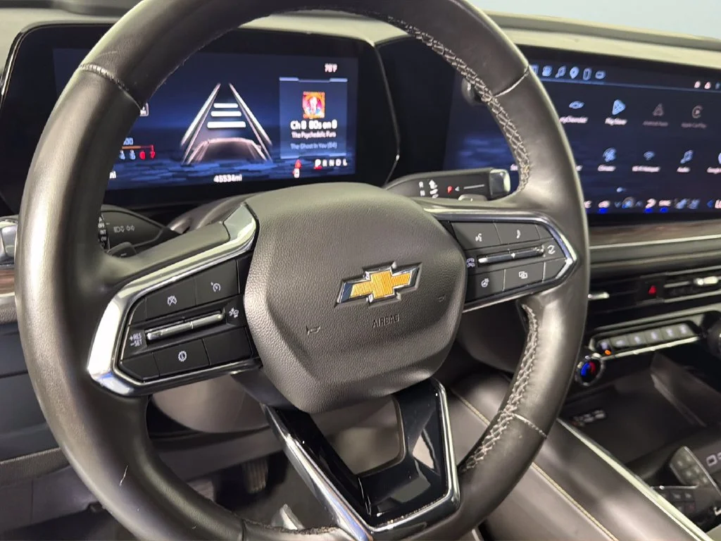 Used 2025 Sterling Gray Metallic Chevrolet Premier image 23