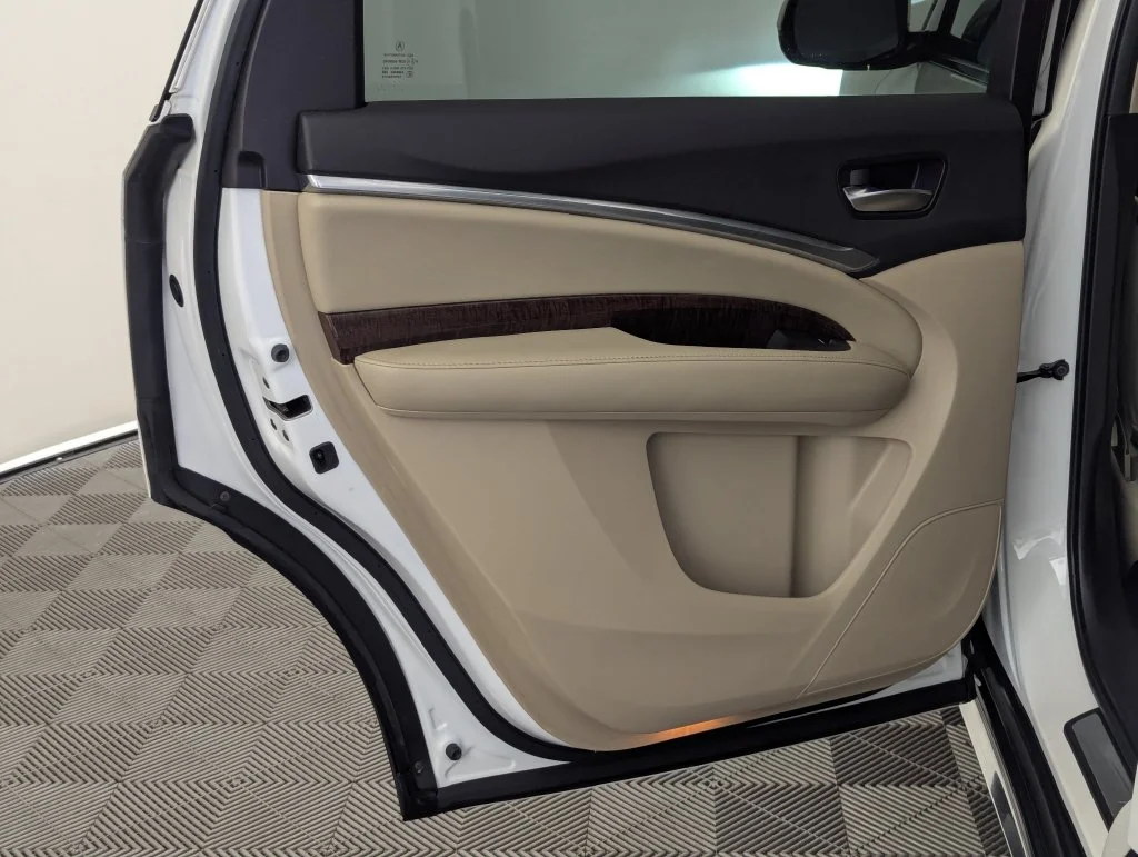 Certified Used 2018 White Acura 3.5L image 90