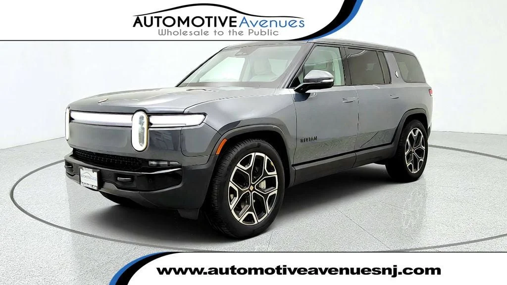 2025 Rivian R1S Adventure